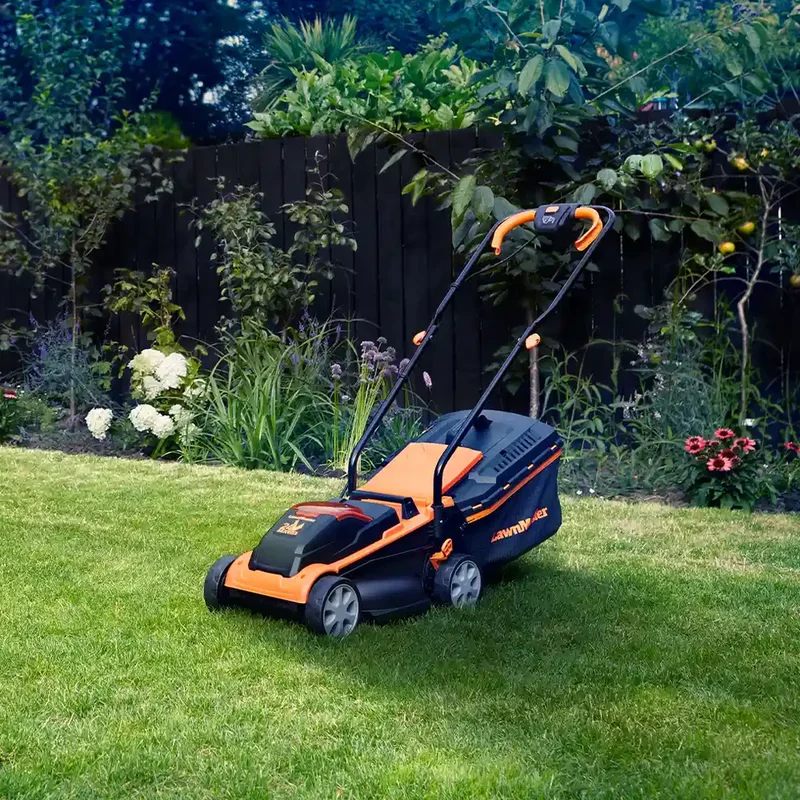 LawnMaster MX 24V 32cm | Cordless Lawn Mower