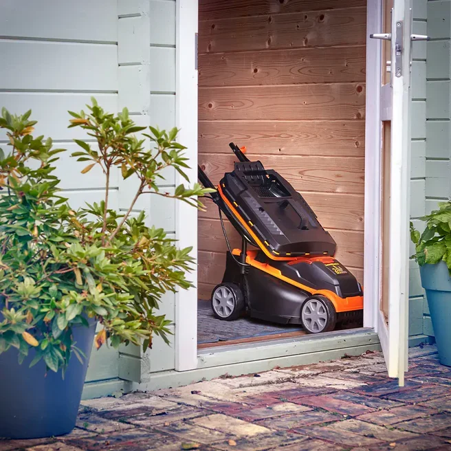 LawnMaster MX 24V 32cm | Cordless Lawn Mower